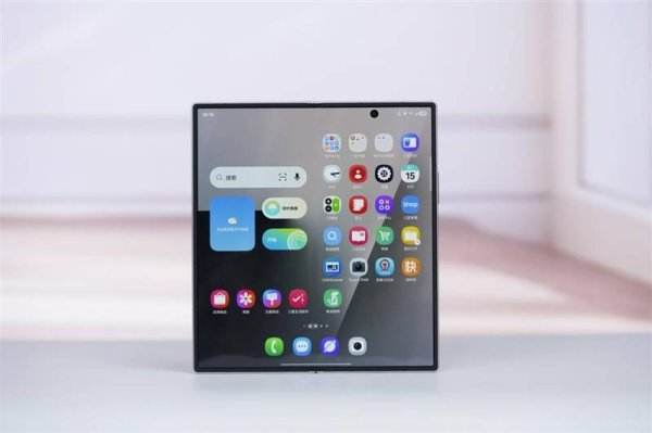 配资宝 三星Galaxy Z Fold7评测：轻盈新标杆，折叠屏手机新霸主