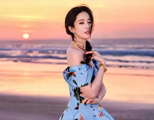 久联优配 刘亦菲压轴VOGUE中国版20周年特刊, 她靠什么征服国际时尚圈?